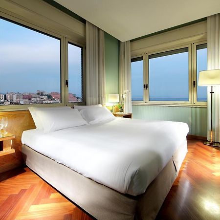 Hotel Exe Majestic Napoli Esterno foto