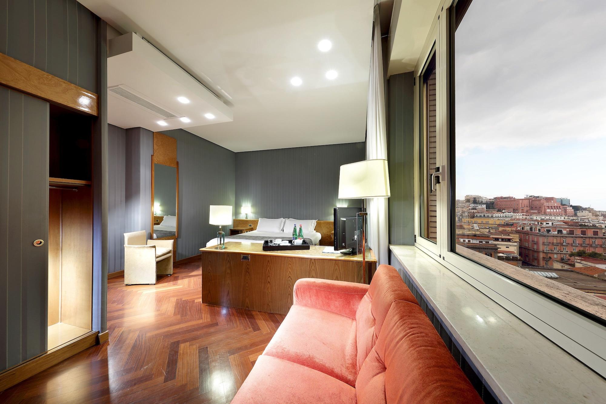 Hotel Exe Majestic Napoli Esterno foto