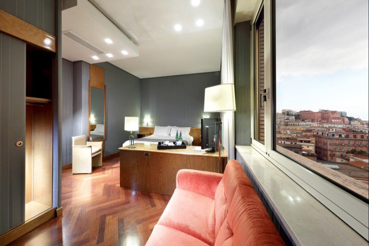 Hotel Exe Majestic Napoli Esterno foto