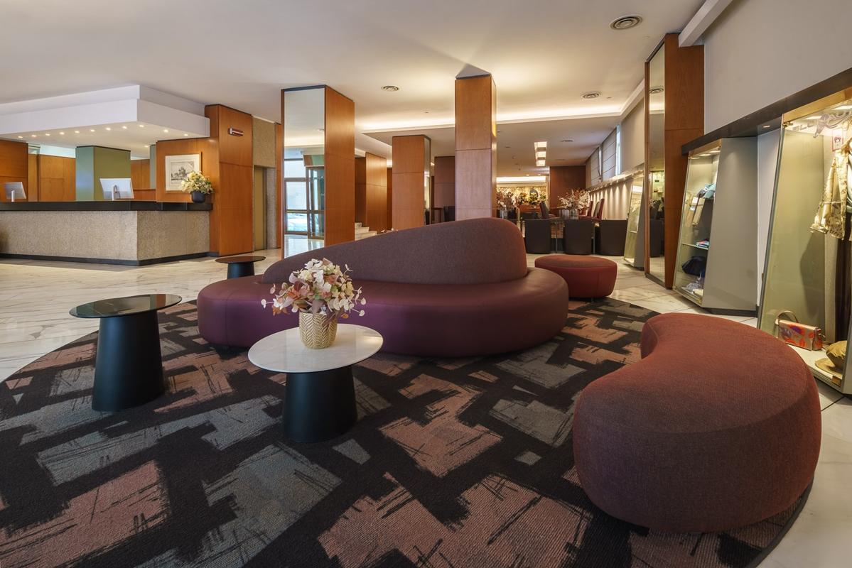 Hotel Exe Majestic Napoli Esterno foto