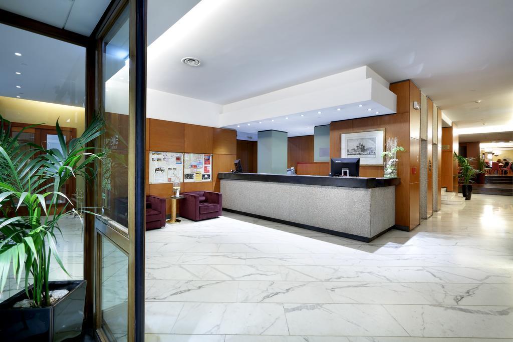 Hotel Exe Majestic Napoli Esterno foto