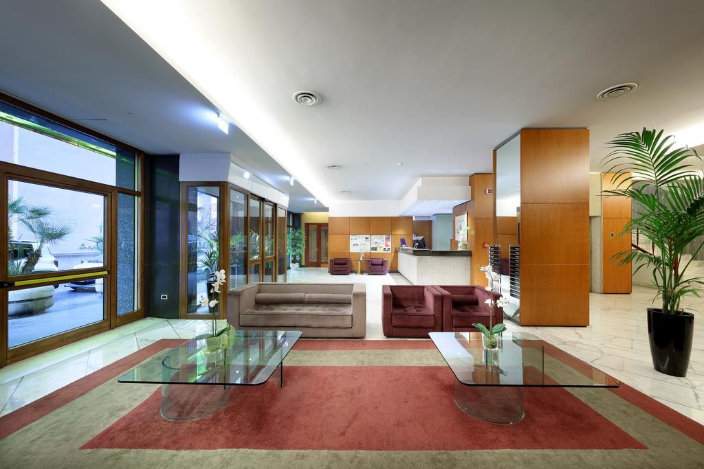 Hotel Exe Majestic Napoli Esterno foto